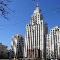 Legendárny stalinský mrakodrap na červenej bráne