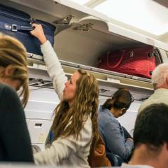 Leidžiamas bagažo svoris ir dydis geriausių oro linijų lėktuvuose Rankinio bagažo svoris lėktuve