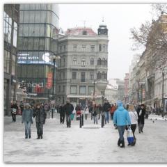 Vad du behöver veta innan du reser till Prag: förbereda för resan Ett barn ska till Tjeckien och packa en resväska